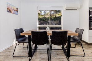 Dining - Bayview: Three Bedroom, Family & Pet Friendly Coastal Getaway in Agnes Water (Agnes Water)