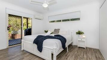 3 bedrooms, iron/ironing board, WiFi, bed sheets