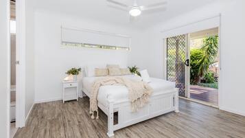 3 habitaciones, escritorio, tabla de planchar con plancha y wifi