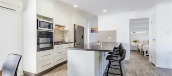 Bayview - Three Bedroom, Family & Pet Friendly Coastal Getaway in Agnes Water