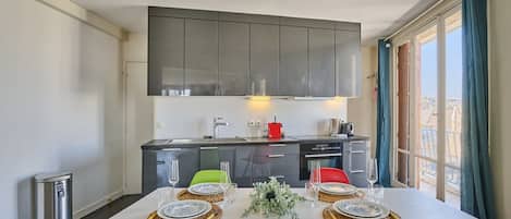 Apartment | Private kitchen | Fridge, microwave, oven, stovetop