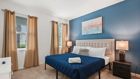 6 soveværelser, skrivebord, strygejern/strygebræt, weekendseng