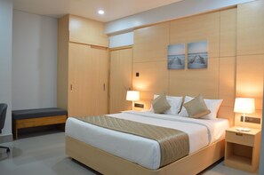 Suite Exécutive | Coffres-forts dans les chambres, bureau