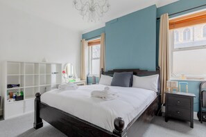 1 chambre, bureau, fer et planche à repasser, Wi-Fi