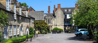 Dog friendly cottage with hot tub - King's Cottage