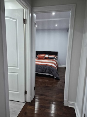 1 chambre, bureau, fer et planche à repasser, Wi-Fi gratuit