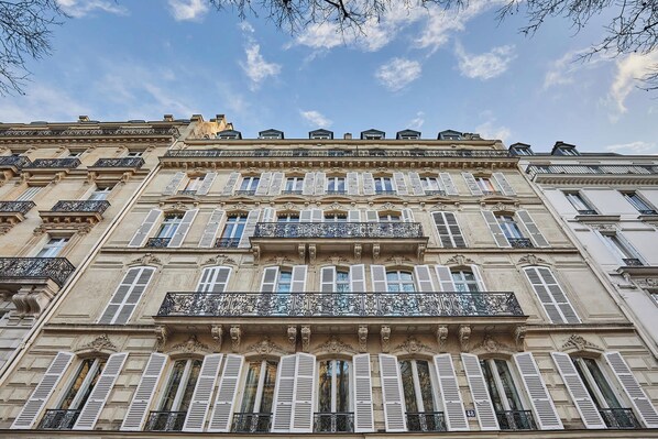 Exterior - Sublim 1BDR AC Arc de Triomphe Champs Elysees by Studio Prestige (Paris)
