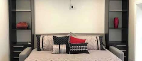 1 bedroom, free WiFi, bed sheets