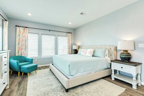 3 bedrooms, iron/ironing board, WiFi, bed sheets