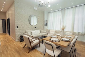 Apartment | Dining