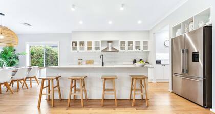 Tea Tree Retreat - stylish five bedroom beach house only 300m from the beach!