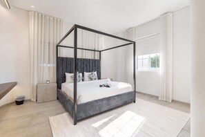 4 dormitoris, planxa i posts de planxar, wifi i roba de llit 