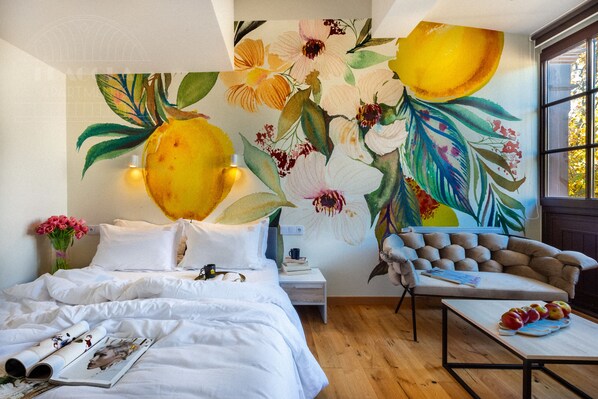 Iron/ironing board, free WiFi, bed sheets