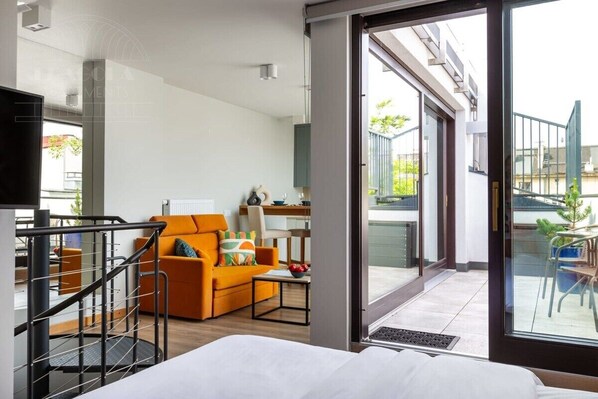 Silitysrauta/-lauta, ilmainen Wi-Fi, vuodevaatteet