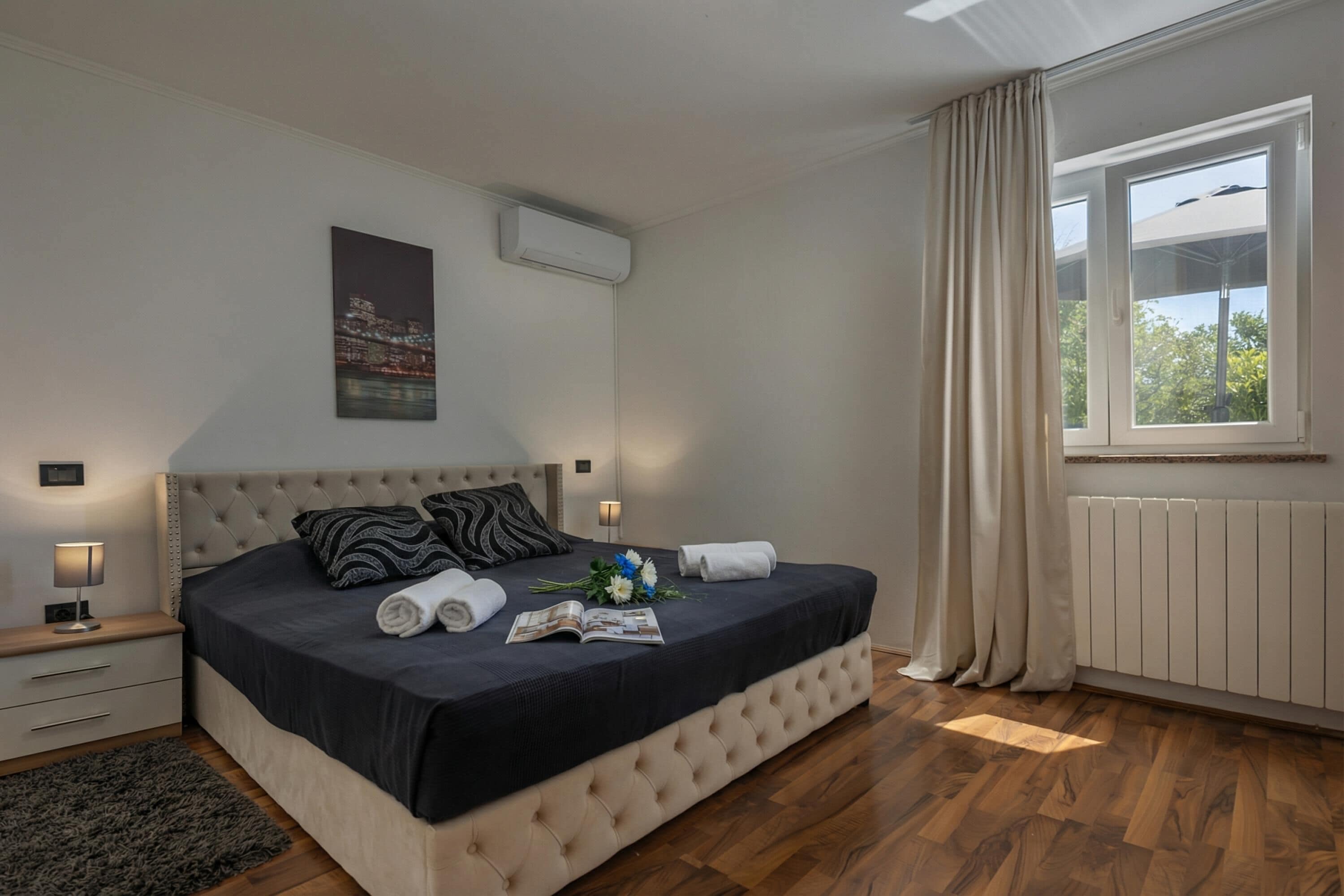 Rumah Keluarga, beberapa kamar (Pool House Kristina) | 3 kamar tidur, setrika/meja setrika, Wi-Fi gratis, dan seprai linen