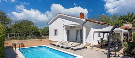Seasonal outdoor pool