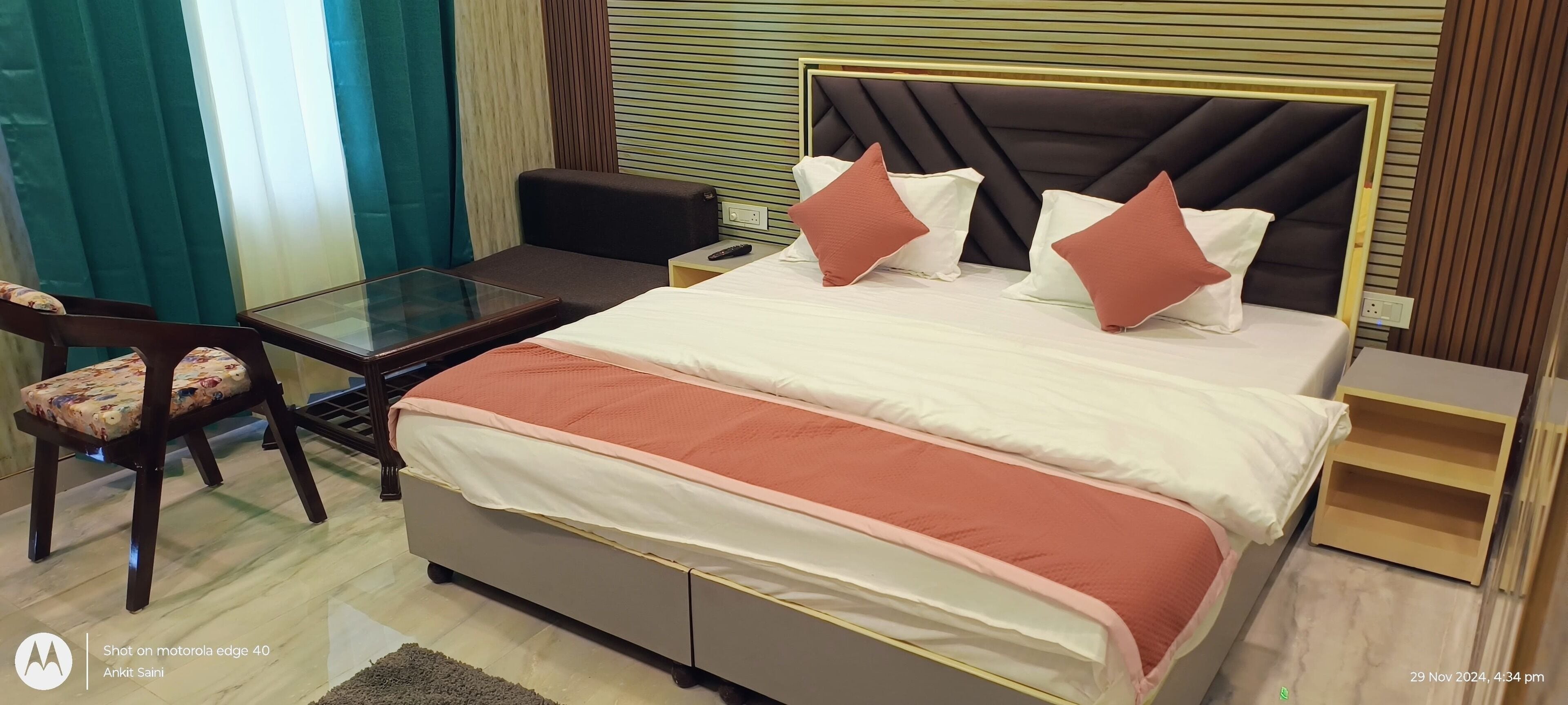 Deluxe Room, Mountain View | In-room safe, free WiFi