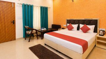 Deluxe Room, Mountain View | In-room safe, free WiFi, bed sheets