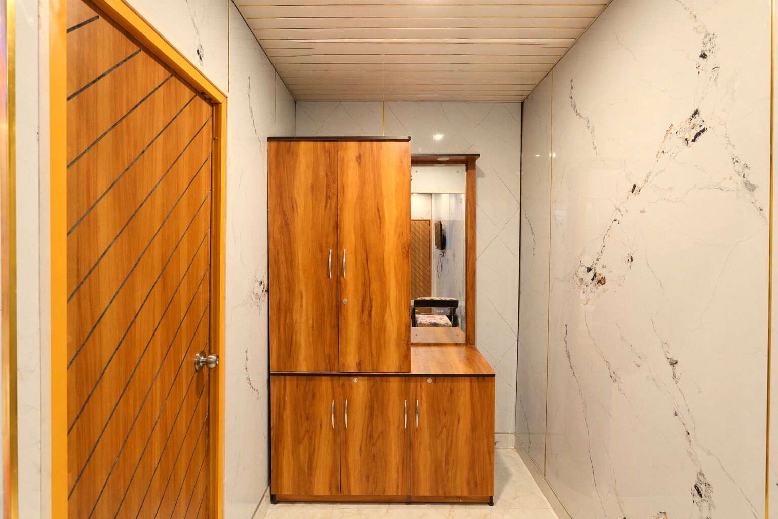Chambre Familiale, vue montagne | Armoire