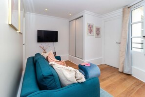 Apartment | Living area