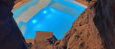 Hot tub, massages