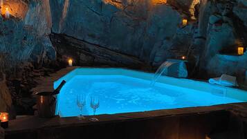 Hot tub dan pijat