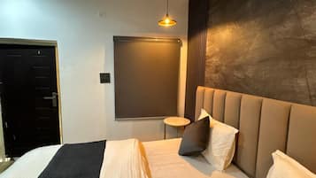 Habitación Deluxe, vista a la colina | Escritorio, espacio para trabajar con laptop y wifi gratis