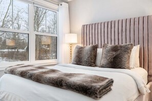 3 bedrooms, desk, free WiFi, bed sheets