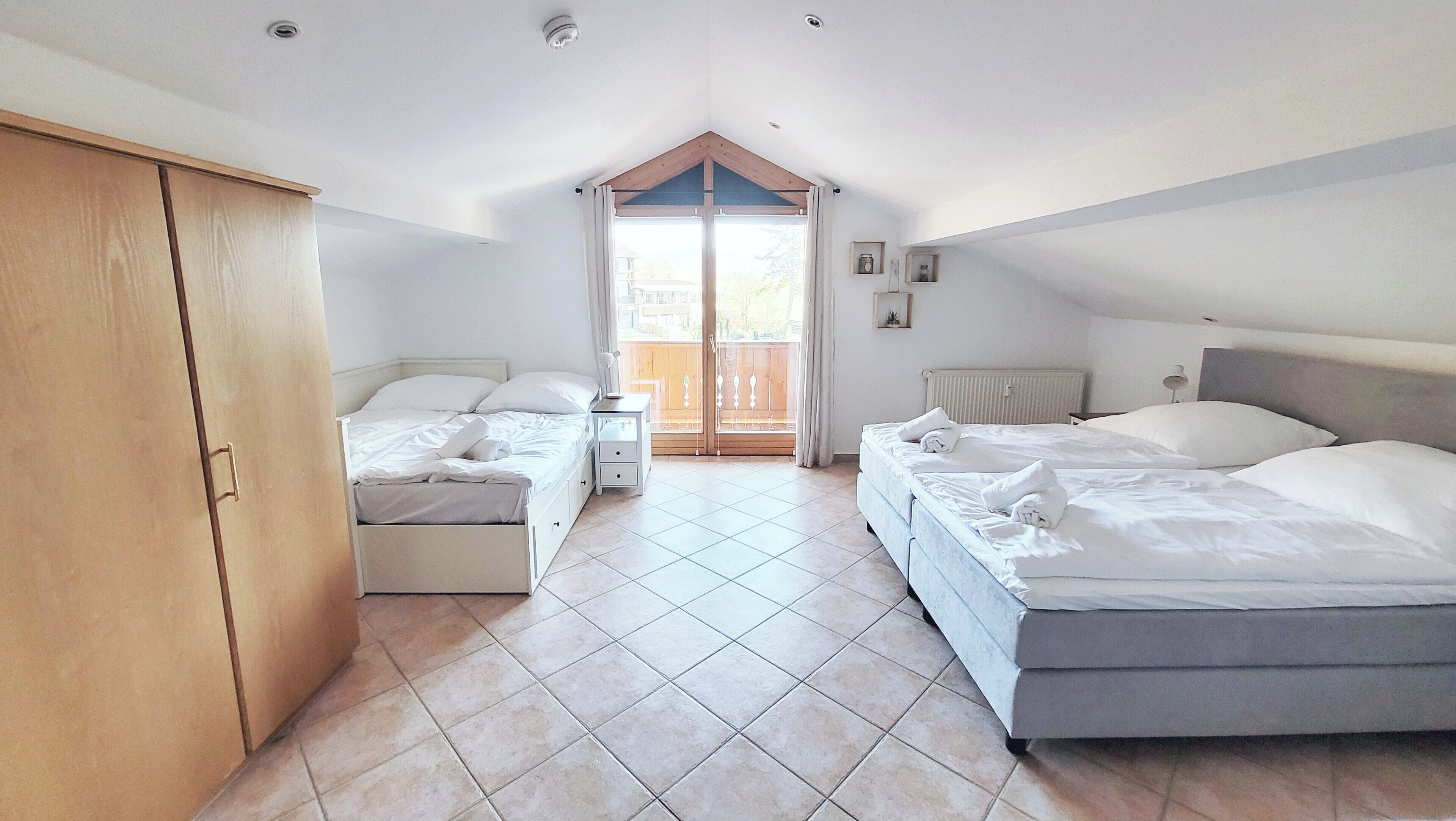 3 dormitoris, un bressol de viatge, wifi gratuïta i roba de llit 