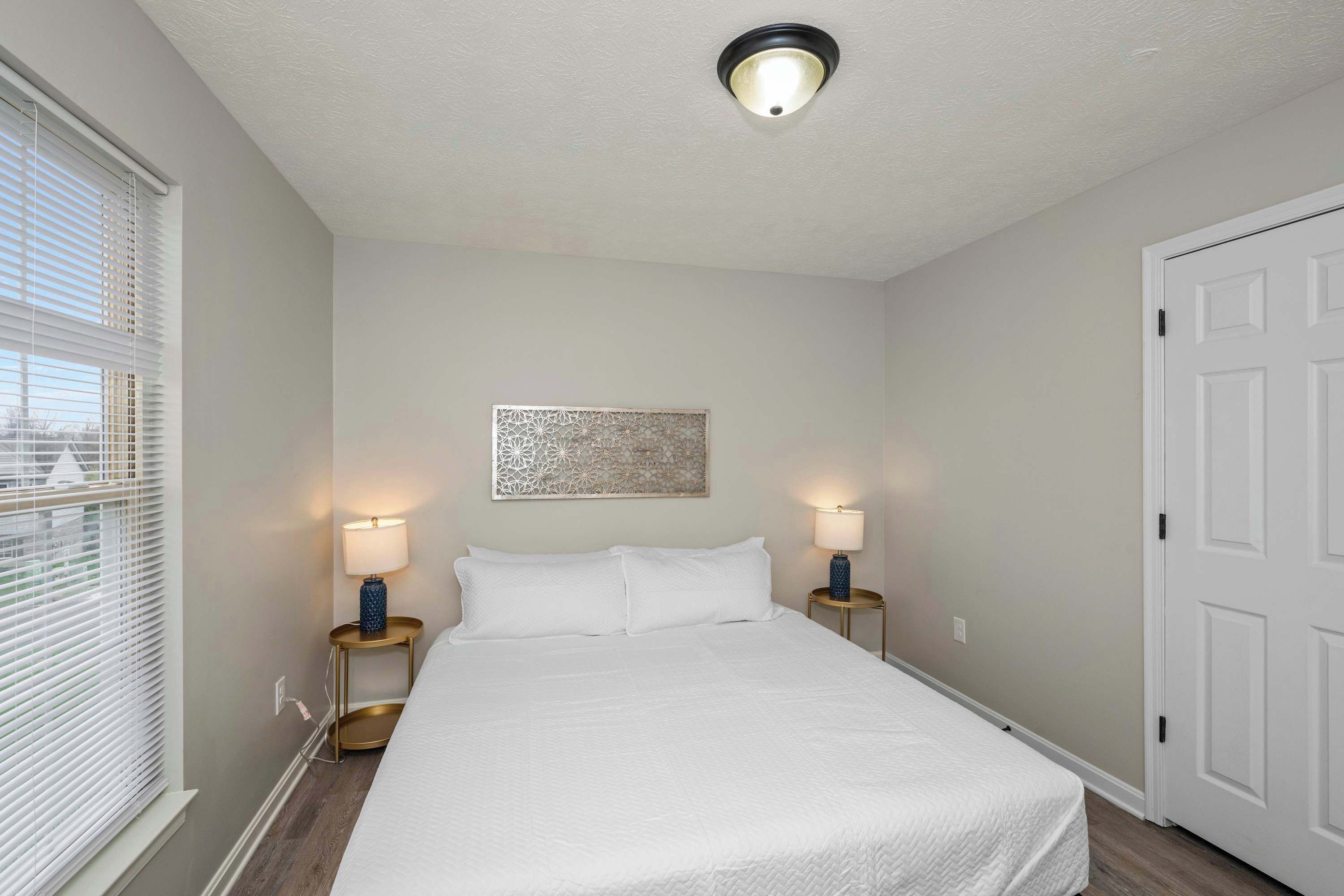 4 bedrooms, desk, iron/ironing board, travel cot