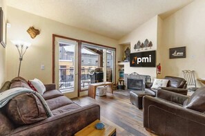 TV, peis og kontorer