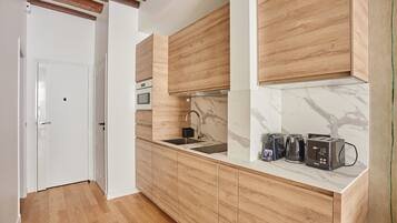 LÀgenhet | Eget kök | KylskÄp, mikrovÄgsugn, spishÀll och diskmaskin