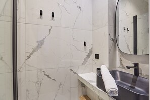 Departamento | Baño | Secadora de cabello, jabón, shampoo 