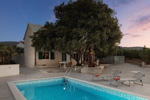 House | Exterior - Charming Villa With Swimming Pool (Pucisca)