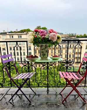 Apartment | Outdoor dining
