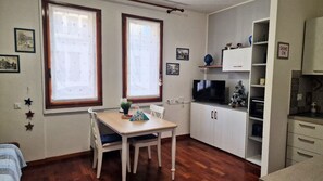 Dining - Stylish studio near University of Padua, second floor with elevator and climate (Padova)