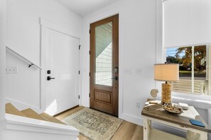 Interior - BRAND NEW CONSTRUCTION! CLOSE TO BEACH!  PET FRIENDLY! 3/2 SLEEPS 6! (Panama City Beach)