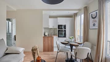 Apartment | Living area | Flat-screen TV