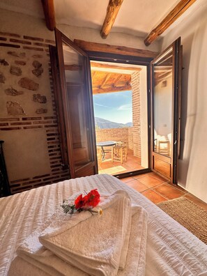 8 bedrooms, iron/ironing board, free WiFi, bed sheets