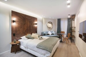 Apartment | Laptop workspace, iron/ironing board, bed sheets - Modern Suite Center of Paris Montmartre (Paris)