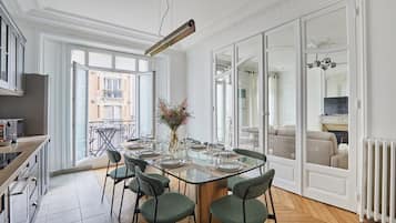 Apartment | Tempat makan