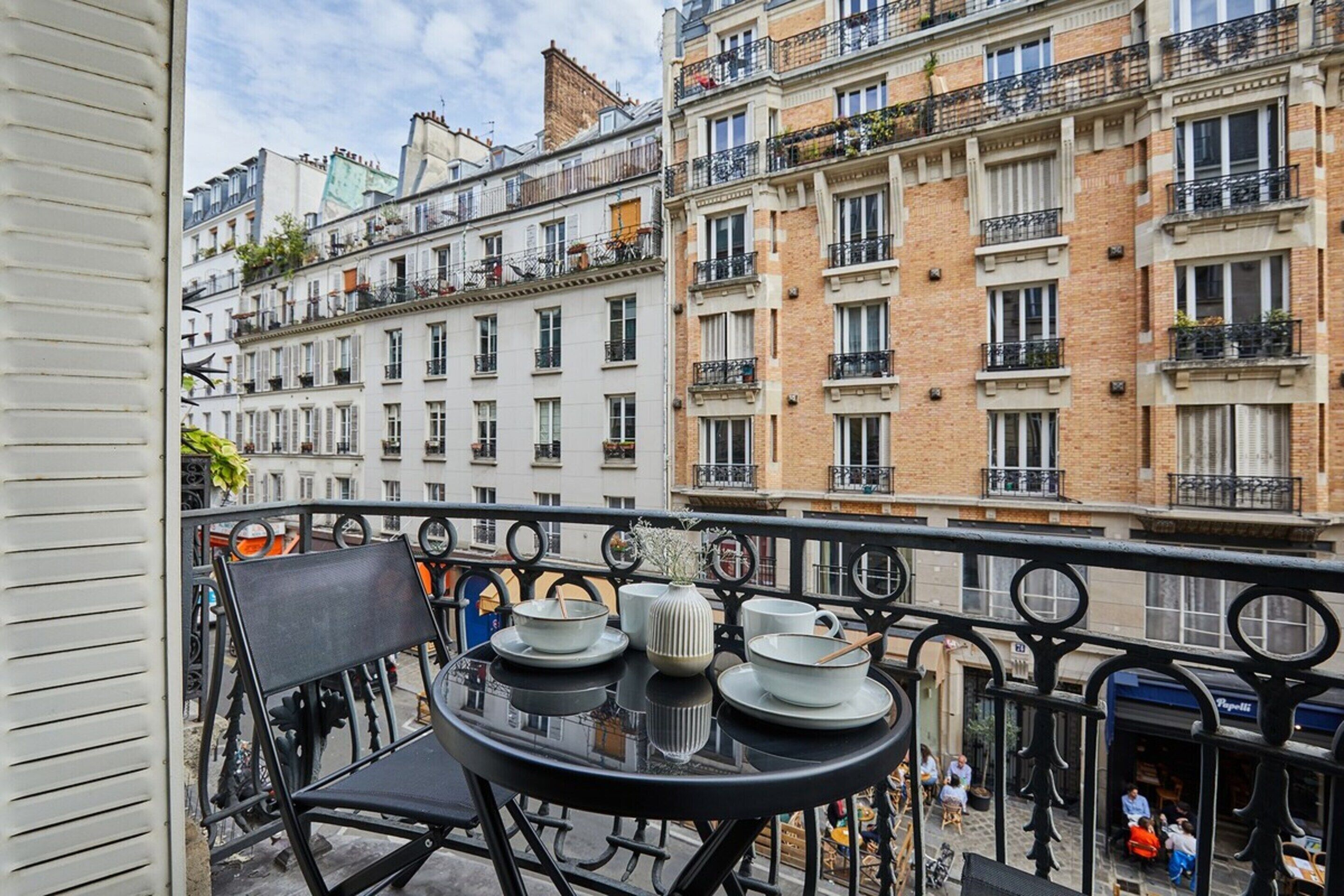 Apartment | Outdoor dining