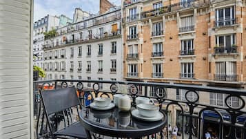 Apartment | Tempat makan luar