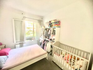 2 dormitorios, tabla de planchar con plancha, wifi y ropa de cama