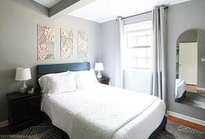 3 chambres, fer et planche à repasser, Wi-Fi, draps fournis