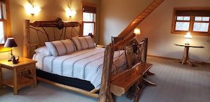 2 bedrooms, desk, iron/ironing board, WiFi