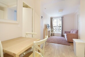 Apartment | Living area - Charming Apartment Center of Paris (Paris)