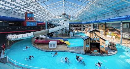 Charming 3-bedroom apartment on Cape Cod with poll access.