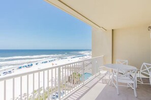 Outdoor dining - Charming 2 Bedroom Condo with Stunning Gulf Views!! (Orange Beach)