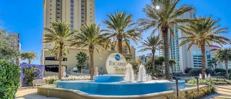 Innendørsbasseng og utendørsbasseng